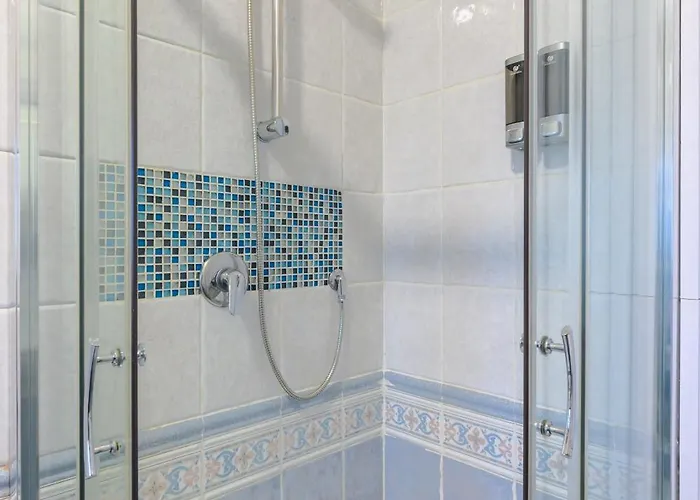 Silver Nest - 9 Min To Airport - Free Netflix E Wi-fi ゲストハウス