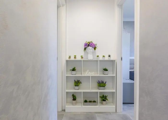 ゲストハウス Silver Nest - 9 Min To Airport - Free Netflix E Wi-fi 4*